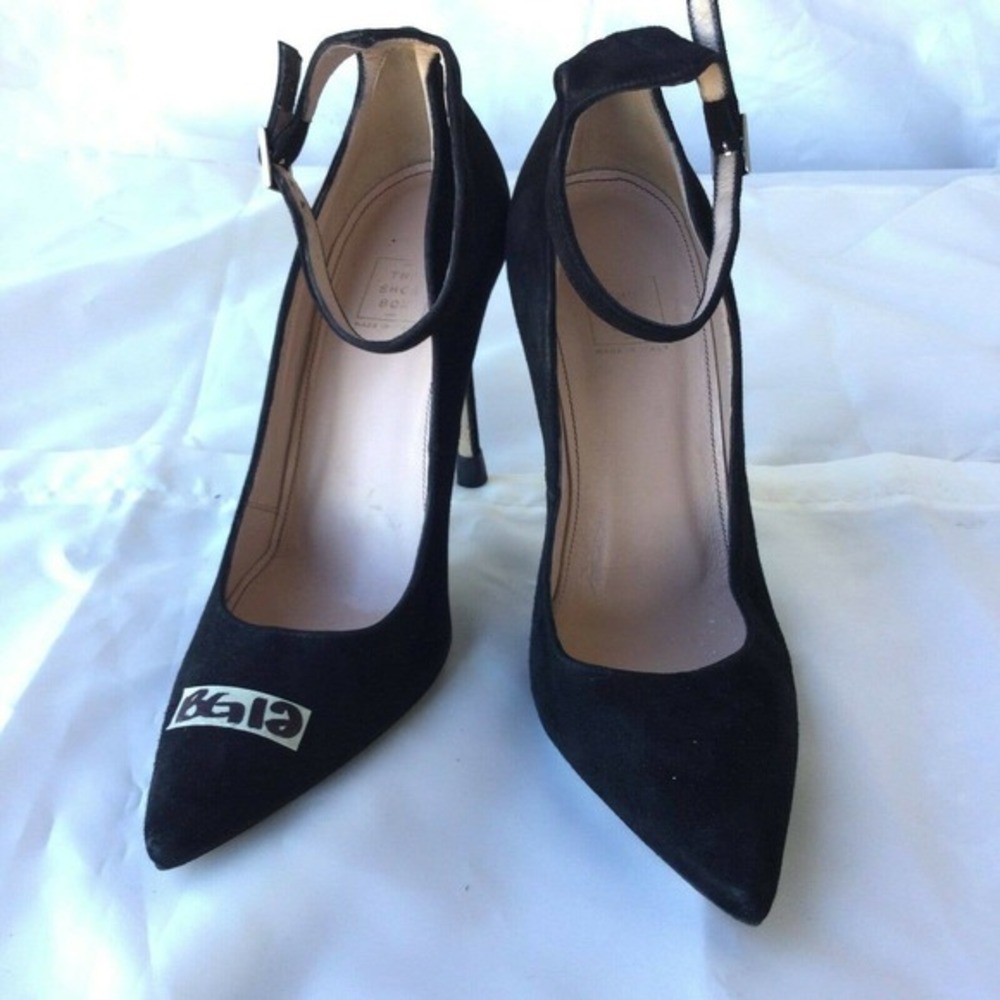 The Shoe Box NYC Women's Black Pointed Toe Stiletto Ankle Strap Heels Size 38